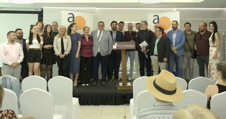 Almerienses presenta su lista a las municipales al Ayuntamiento de Almería