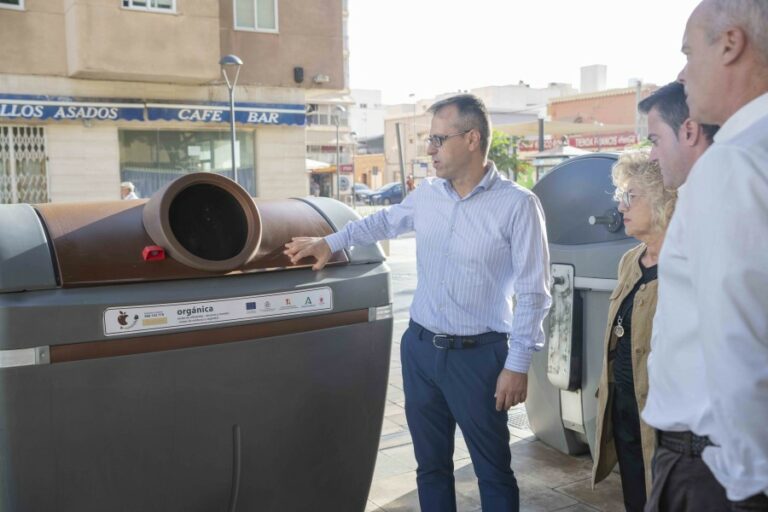 Almerienses exige garantías de privacidad ante la implantación del “gran hermano” en los contenedores de basura
